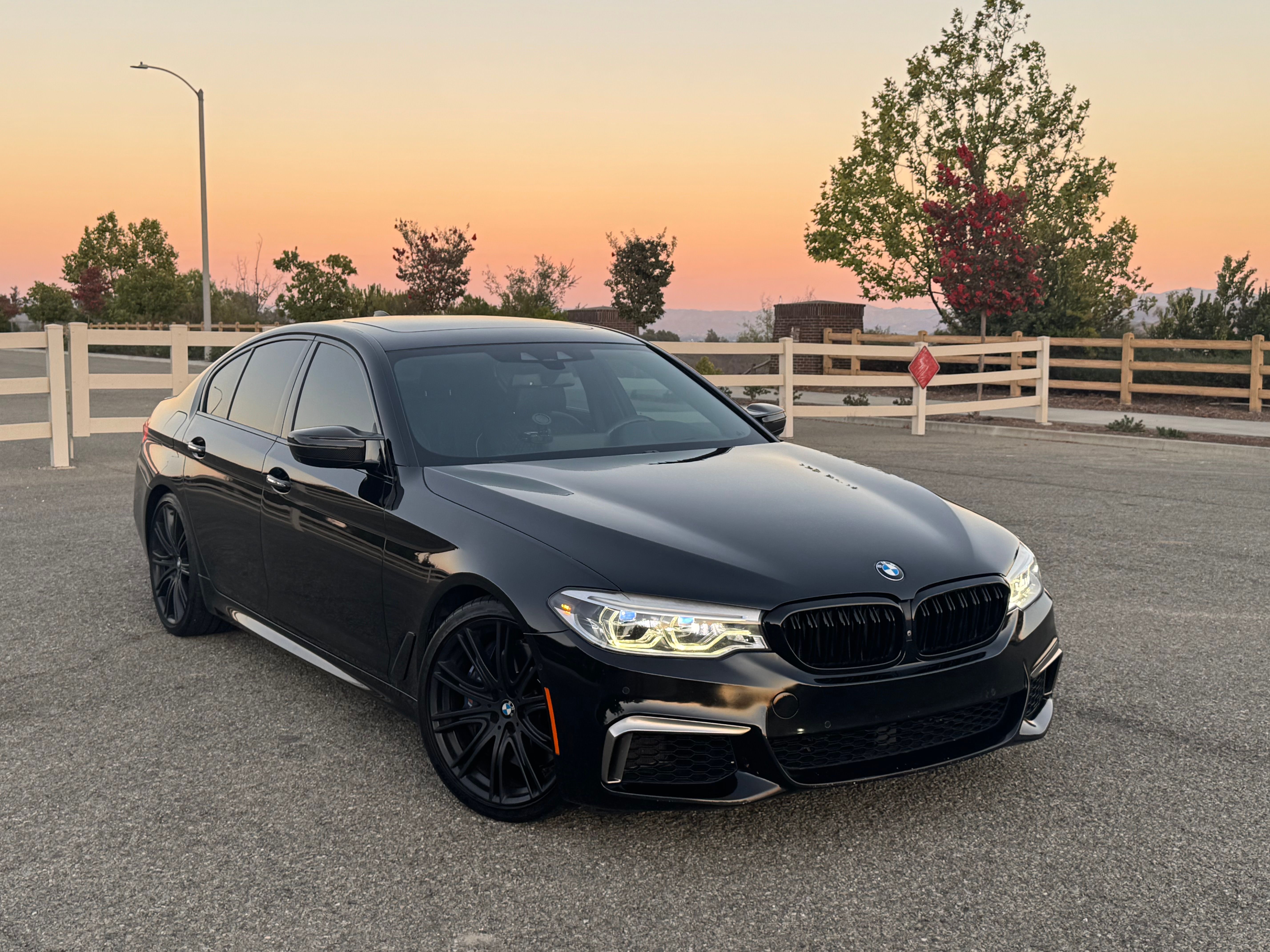 Used 2018 BMW M550i xDrive AWD/4WD image 2