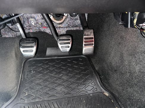 Used 2013 Ford Mustang GT Premium RWD image 26