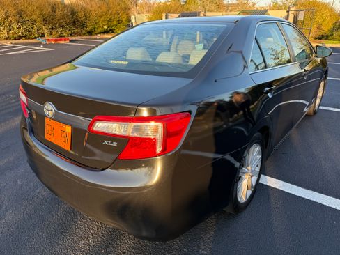 Used 2012 Toyota Camry XLE image 10