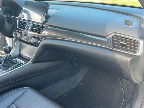 Used 2018 Honda Accord Sport image 12