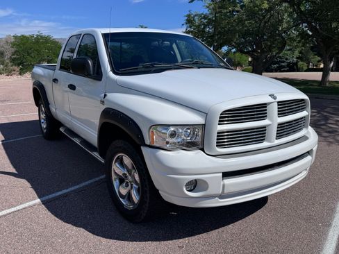 Used 2005 Dodge Ram 1500 Truck SLT AWD/4WD image 2