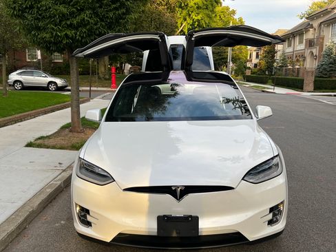 Used 2020 Tesla Model X Long Range image 8