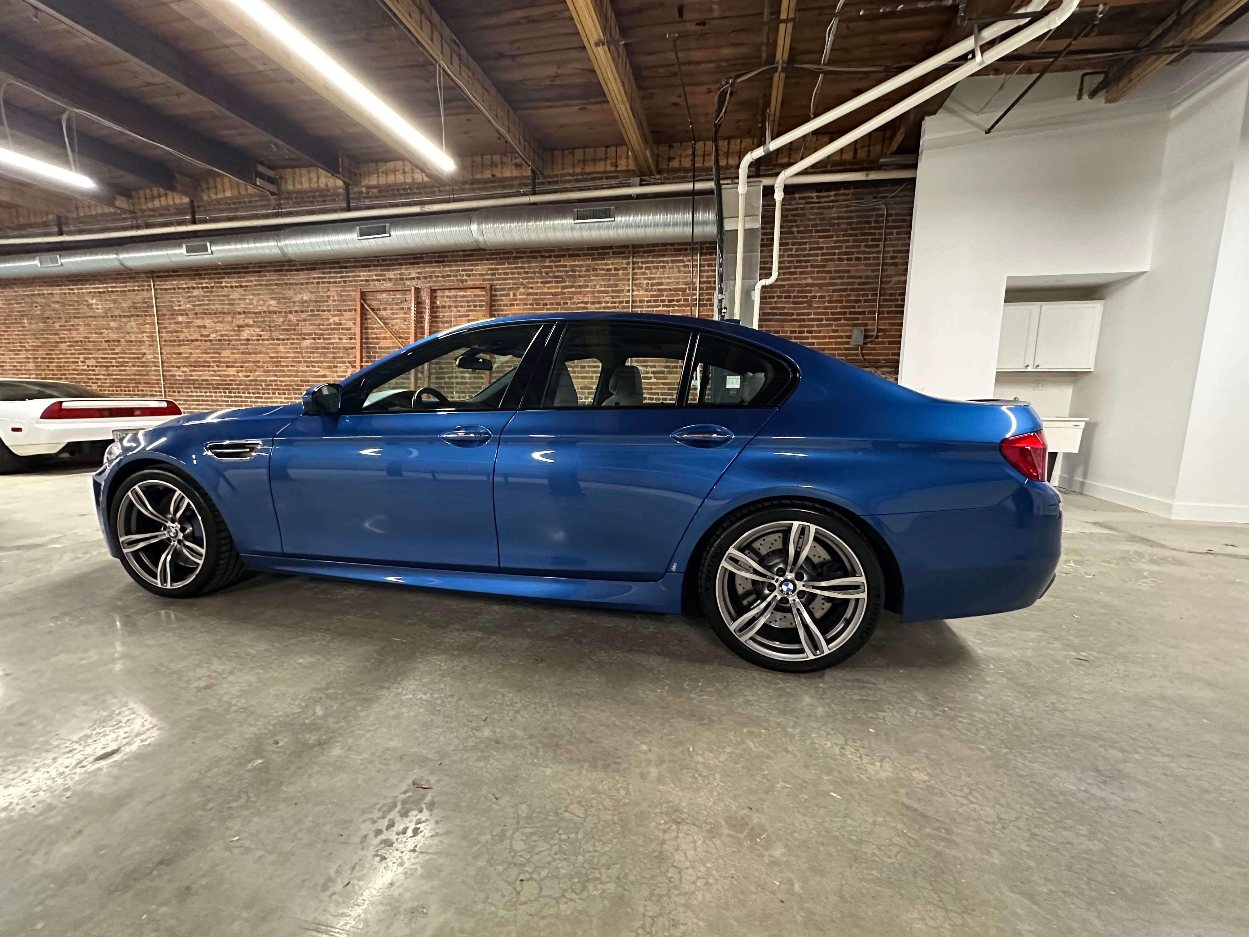Used 2013 BMW M5 RWD image 4