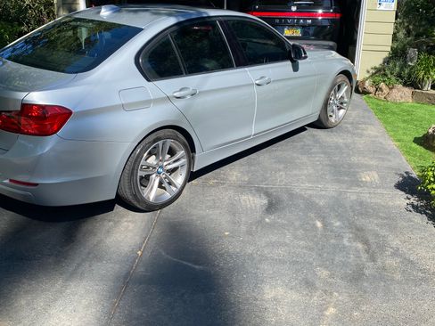 Used 2015 BMW 328i xDrive Sedan AWD/4WD image 2