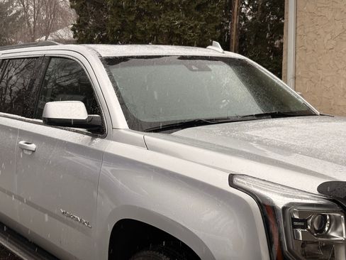 Used 2016 GMC Yukon XL SLT w/ Open Road Package image 4