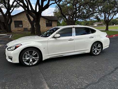 Used 2016 INFINITI Q70 L 3.7 w/ Deluxe Touring Package RWD image 8