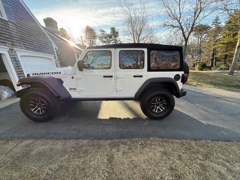 Used 2024 Jeep Wrangler Unlimited Rubicon w/ XTREMEE 35" Tire Package image 5