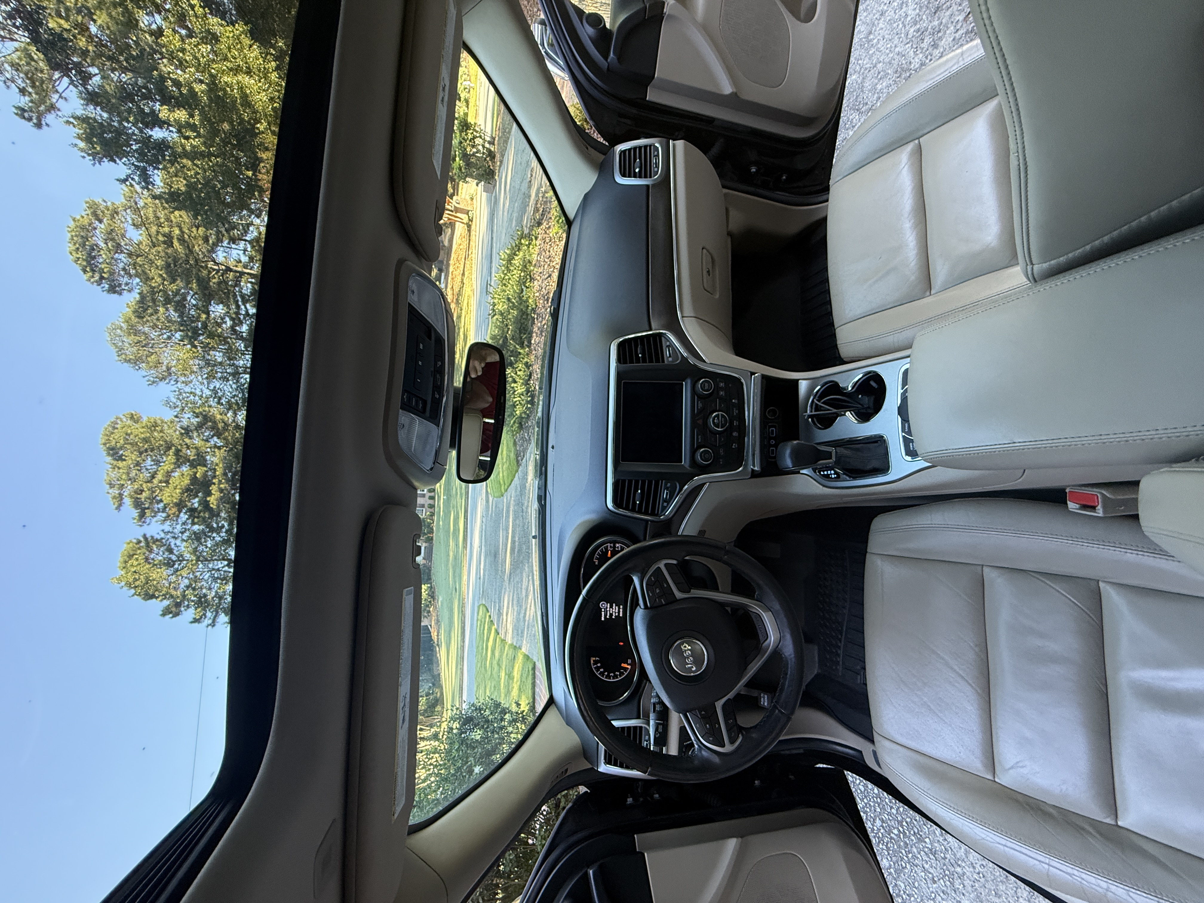 Used 2018 Jeep Grand Cherokee Limited AWD/4WD image 11