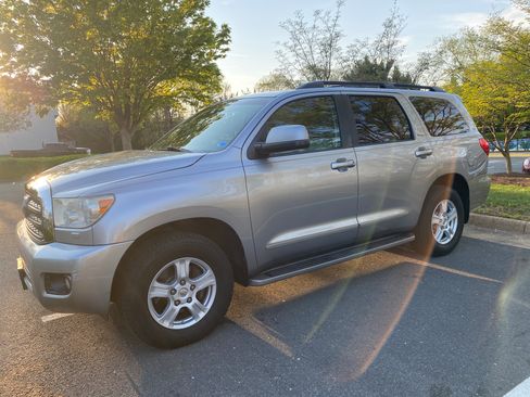 Used 2010 Toyota Sequoia SR5 image 15