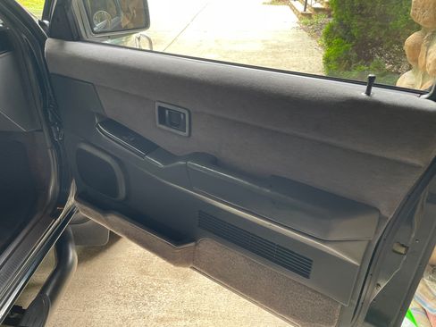 Used 1993 Nissan Pathfinder XE AWD/4WD image 12