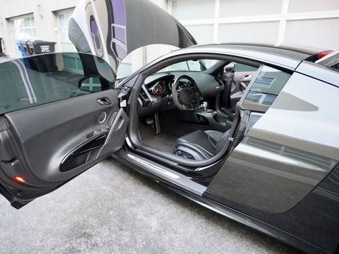 Used 2011 Audi R8 V10 AWD/4WD image 18