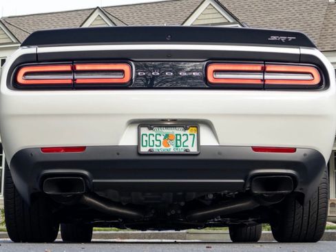 Used 2015 Dodge Challenger SRT Hellcat image 8