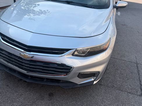 Used 2017 Chevrolet Malibu LT FWD image 13
