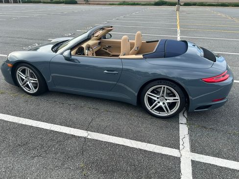 Used 2017 Porsche 911 Carrera image 4