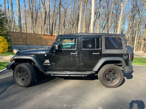 Used 2018 Jeep Wrangler Unlimited Sport S image 1