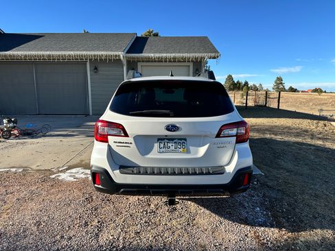 Used 2018 Subaru Outback 3.6R Limited image 5