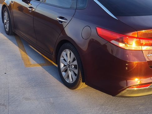 Used 2016 Kia Optima LX w/ Option Group 014 image 8