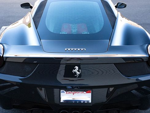 Used 2011 Ferrari 458 Italia Coupe image 9