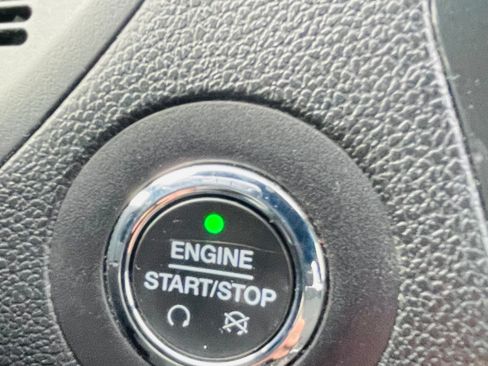 Used 2018 Ford Explorer XLT w/ Equipment Group 201A image 21