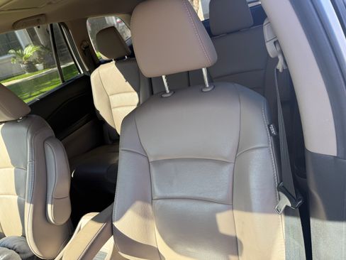 Used 2019 Honda Pilot Touring image 12