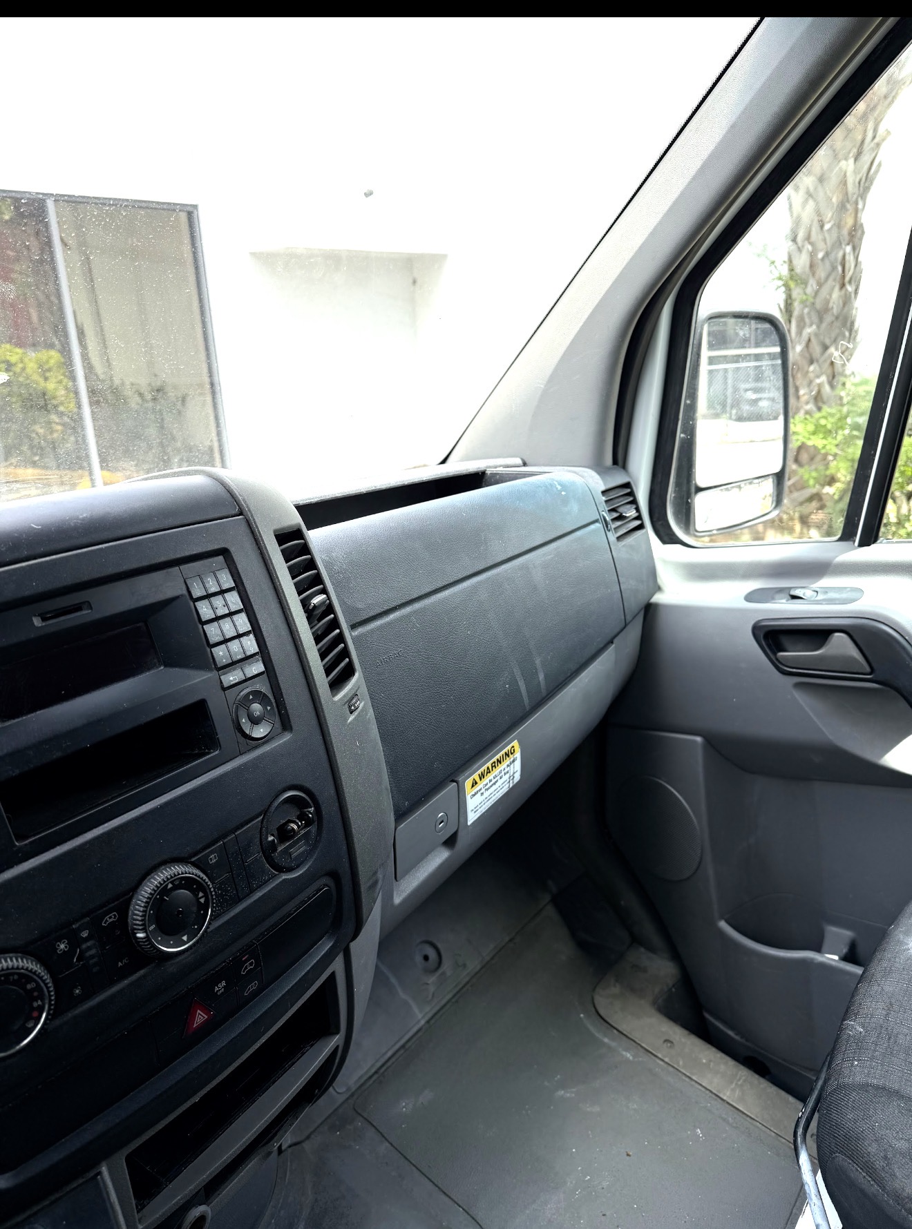 Used 2016 Mercedes-Benz Sprinter 2500 image 27