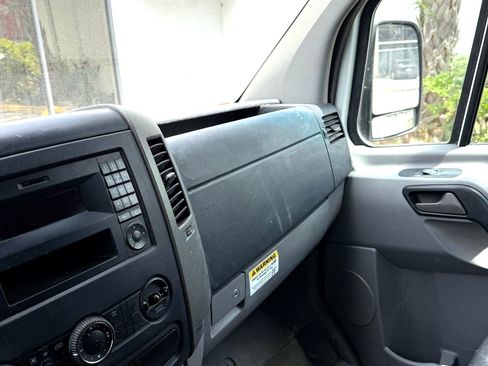 Used 2016 Mercedes-Benz Sprinter 2500 image 27