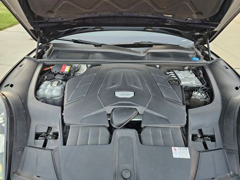 Used 2019 Porsche Cayenne image 8