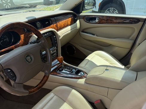 Used 2005 Jaguar XJ8 RWD image 14