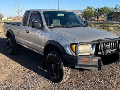Used 2001 Toyota Tacoma Limited image 8