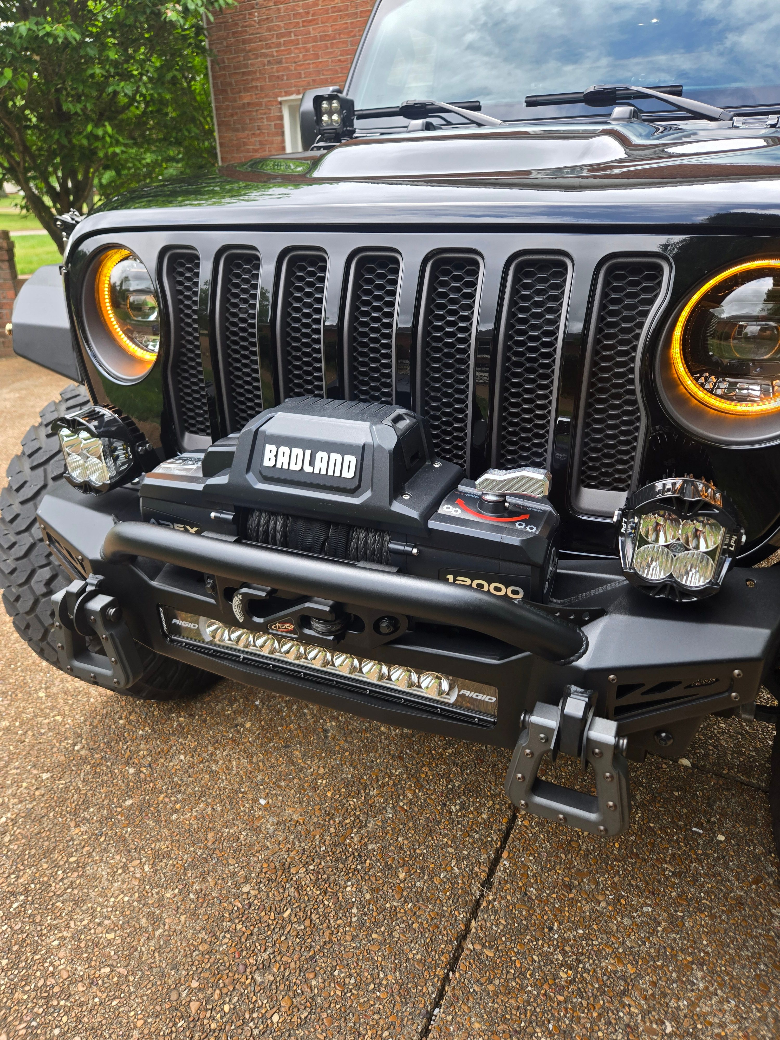 Used 2022 Jeep Wrangler Rubicon w/ Cold Weather Group AWD/4WD image 2