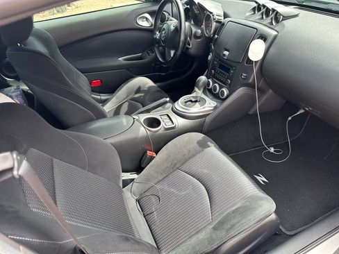 Used 2017 Nissan 370Z Sport Coupe 2D image 8