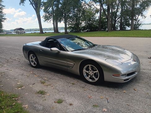 Used 2000 Chevrolet Corvette Convertible w/ Memory Pkg RWD image 23