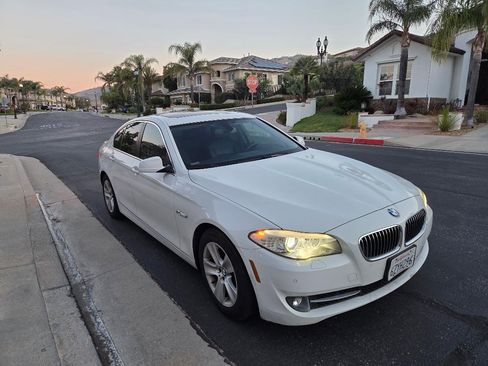 Used 2013 BMW 528i Sedan RWD image 2
