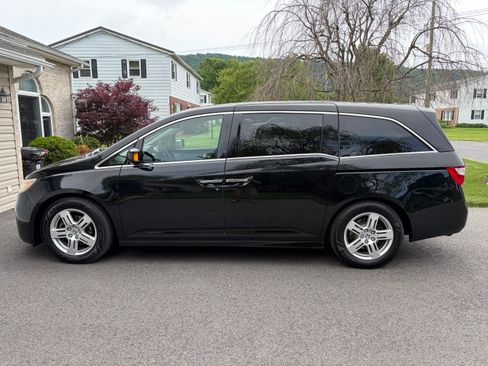 Used 2011 Honda Odyssey Touring image 4
