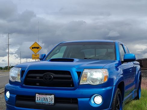 Used 2008 Toyota Tacoma X-Runner image 13