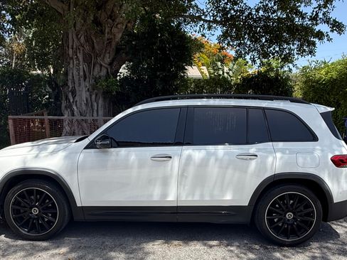 Used 2023 Mercedes-Benz GLB 250 image 2