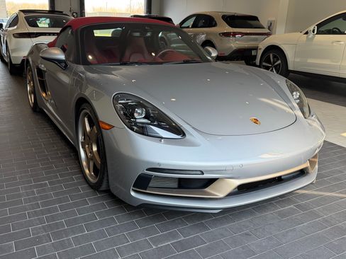 Used 2022 Porsche 718 Boxster RWD image 1