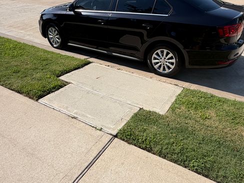 Used 2013 Volkswagen Jetta SE FWD image 8