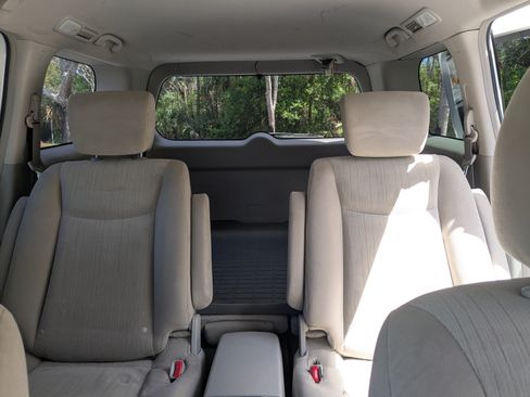 Used 2017 Nissan Quest SV image 24