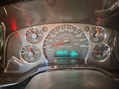 Used 2022 Chevrolet Express 2500 w/ Enhanced Convenience Package RWD image 11