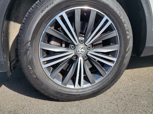 Used 2018 Volkswagen Tiguan SEL image 10