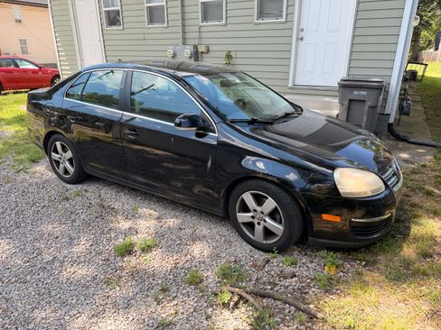 Used 2009 Volkswagen Jetta SE FWD image 1