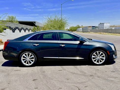 Used 2014 Cadillac XTS Premium image 4