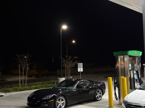 Used 2013 Chevrolet Corvette Coupe w/ 2LT Preferred Equipment Group RWD image 10