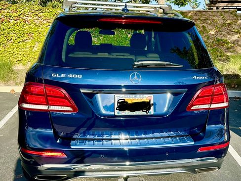 Used 2019 Mercedes-Benz GLE 400 4MATIC image 6