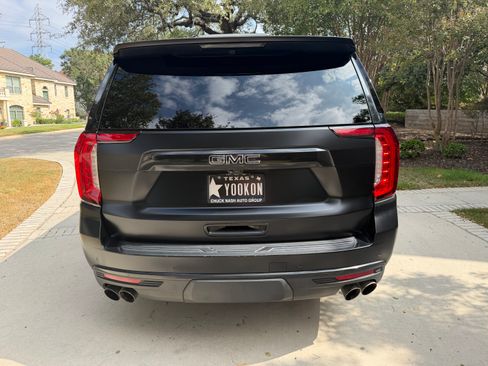 Used 2023 GMC Yukon XL Denali w/ Denali Reserve Package image 8