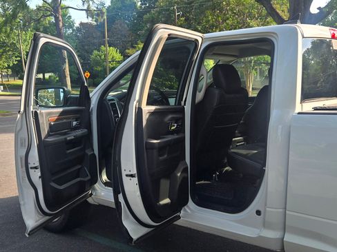 Used 2015 RAM 1500 Laramie AWD/4WD image 14