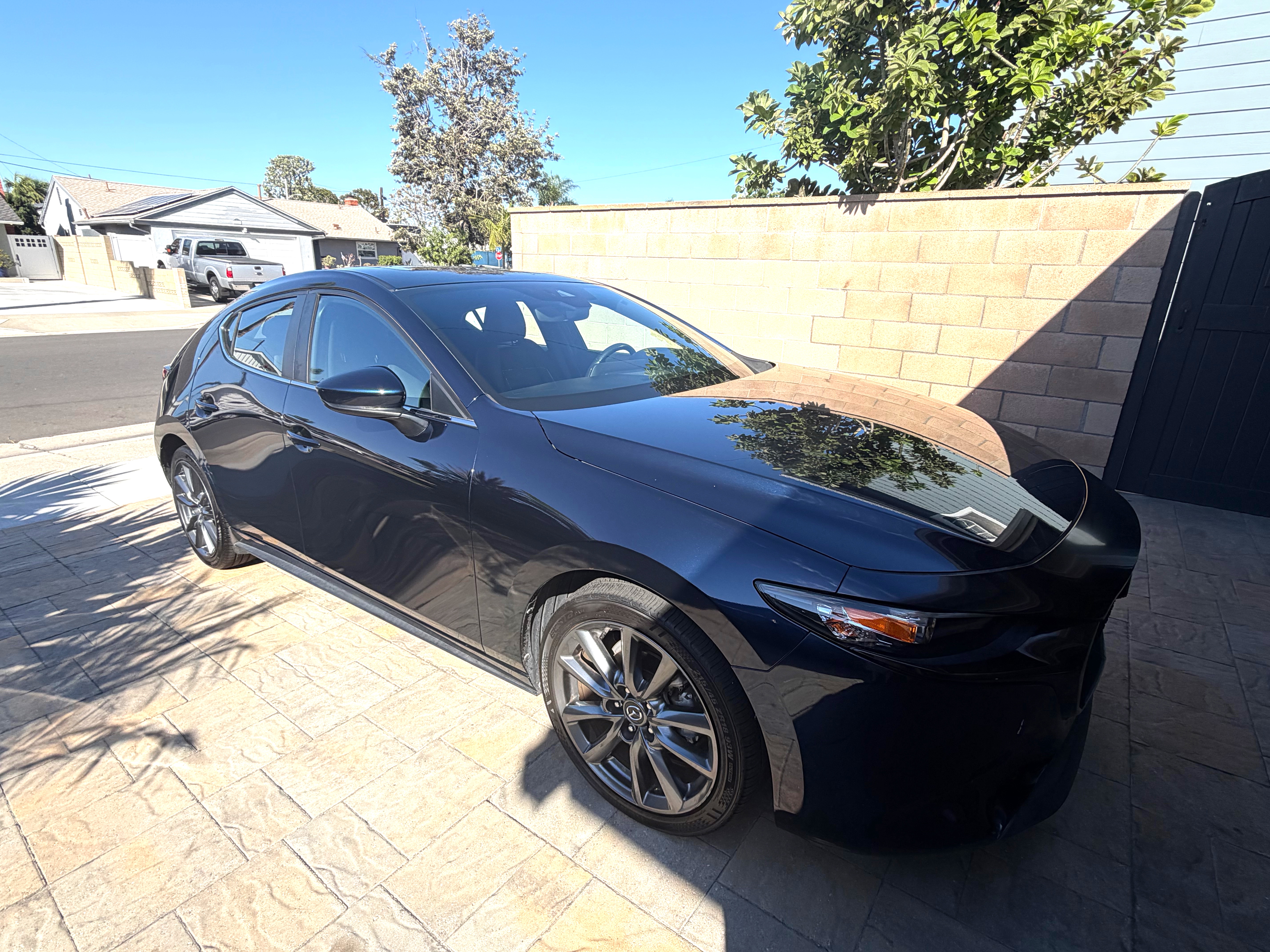 Used 2022 MAZDA MAZDA3 s FWD image 1