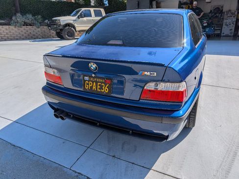 Used 1995 BMW M3 Coupe RWD image 2