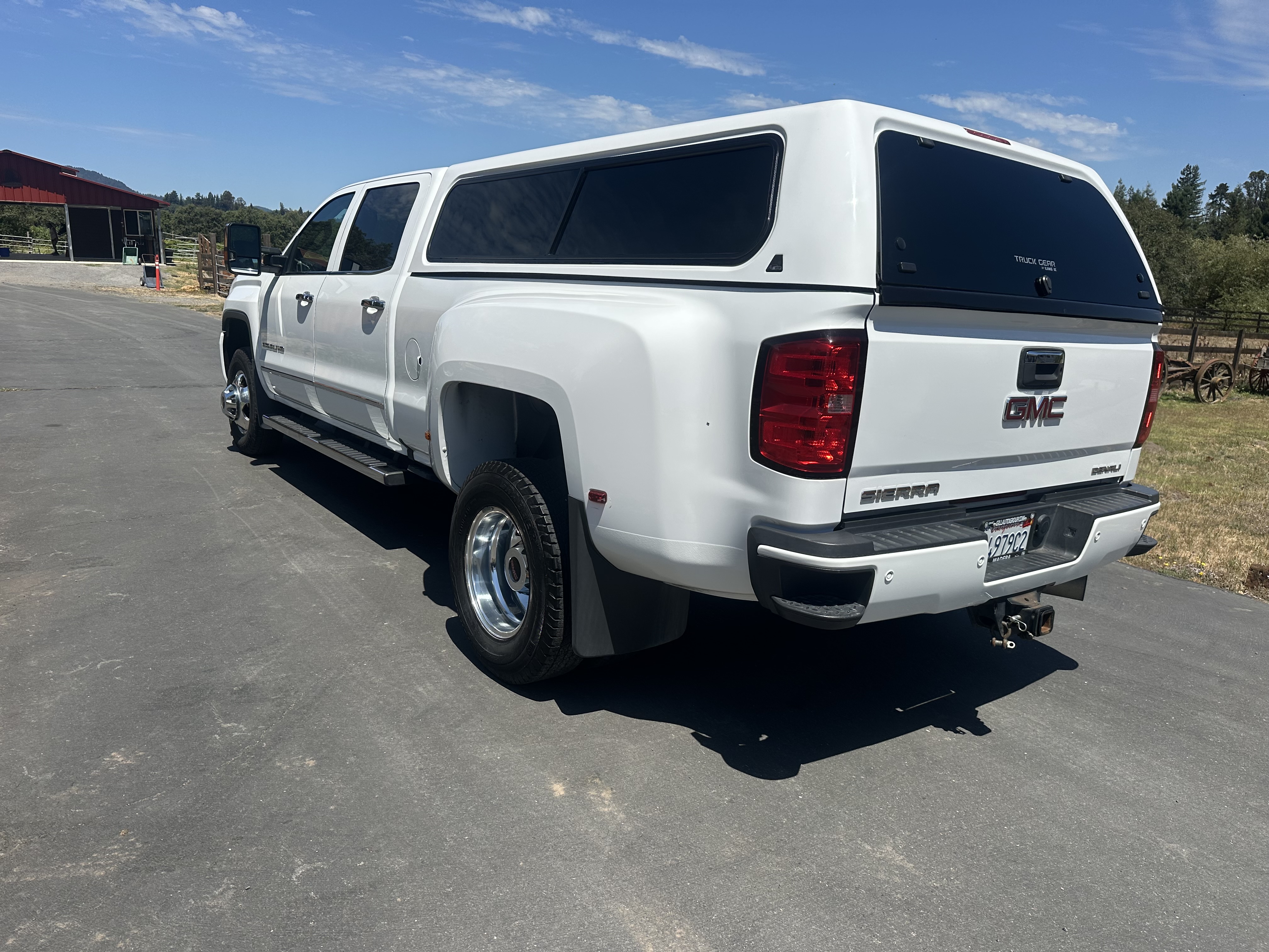 Used 2016 GMC Sierra 3500 Denali w/ Duramax Plus Package AWD/4WD image 10